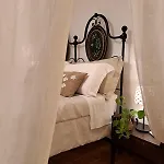Nel Vicolo Dei Baci - Al Bacio *
