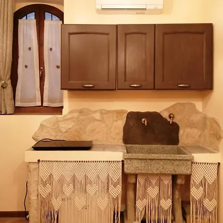 Nel Vicolo Dei Baci - Al Bacio *