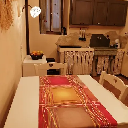 Nel Vicolo Dei Baci - Al Bacio *