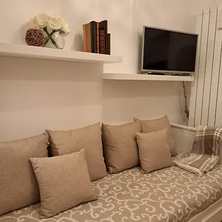 Nel Vicolo Dei Baci - Al Bacio * ספלו