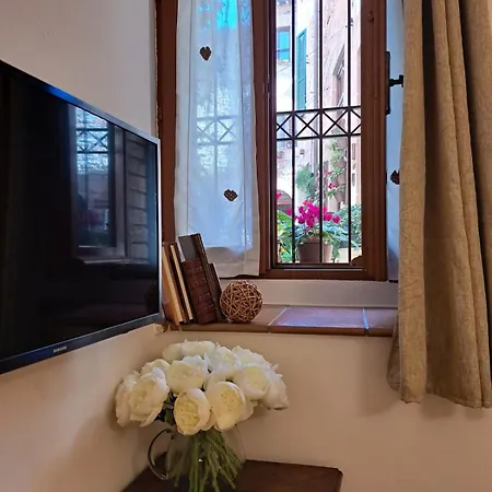 דירה Nel Vicolo Dei Baci - Al Bacio ספלו