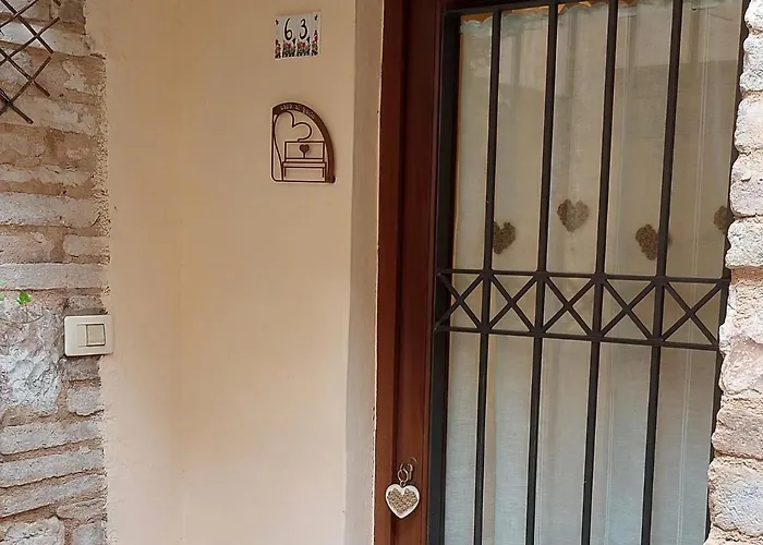 Nel Vicolo Dei Baci - Al Bacio *