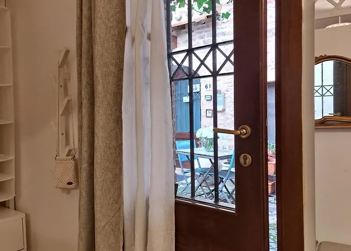 Nel Vicolo Dei Baci - Al Bacio