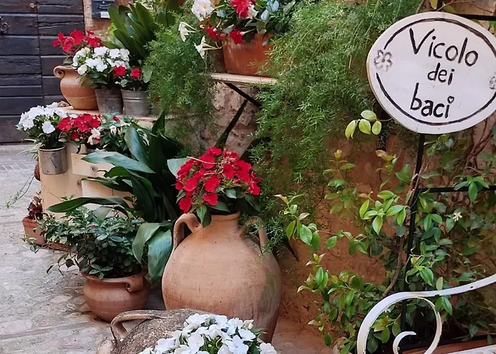 Nel Vicolo Dei Baci - Al Bacio *